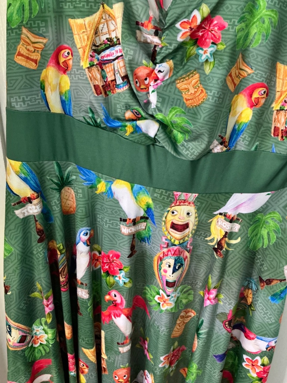 🌺 Tiki Room Dream Dress, Size 3XL – Tropical Vibes All Day! - Picture 2 of 4